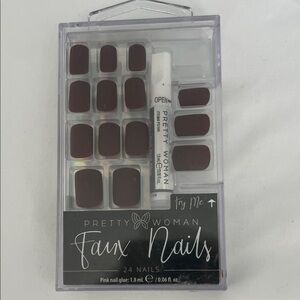 Burgundy Faux Nails Set